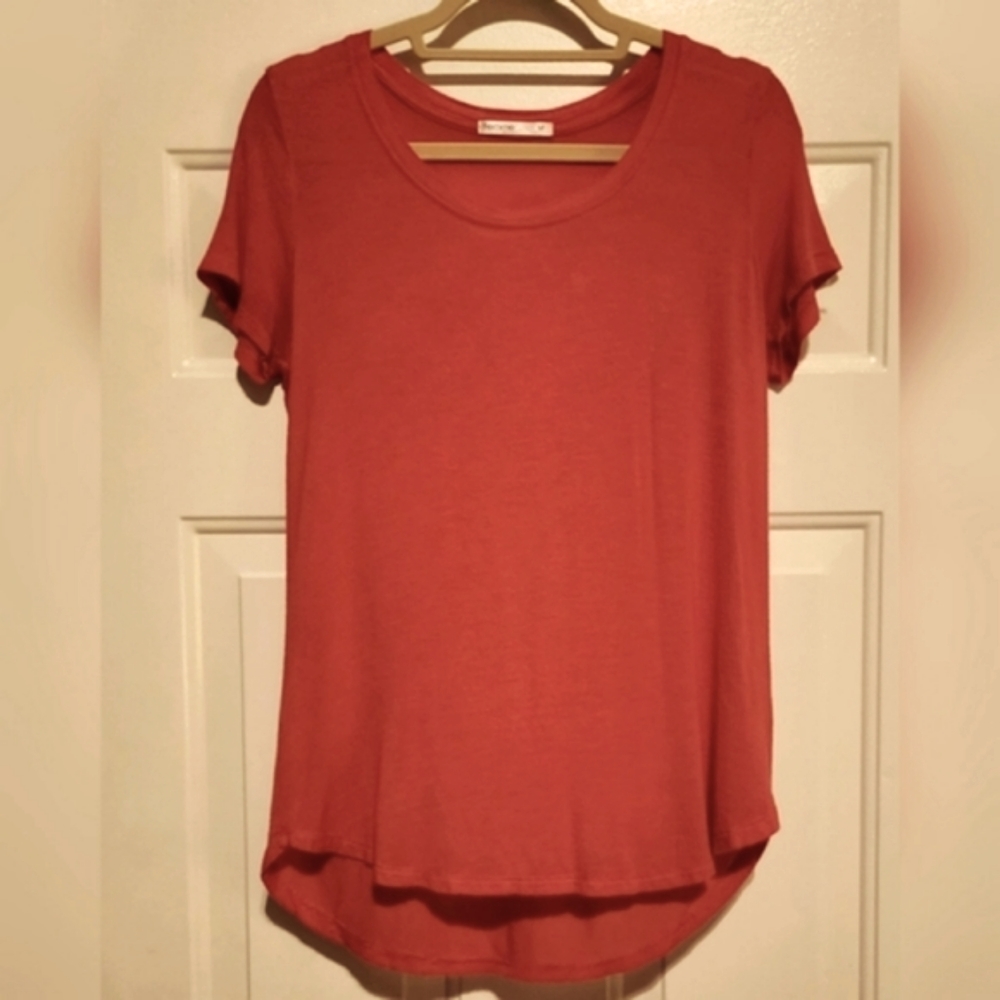 Femme by Tresics | Dark Coral/ Deep Pink Rounded Hem Tee. Size: Medium